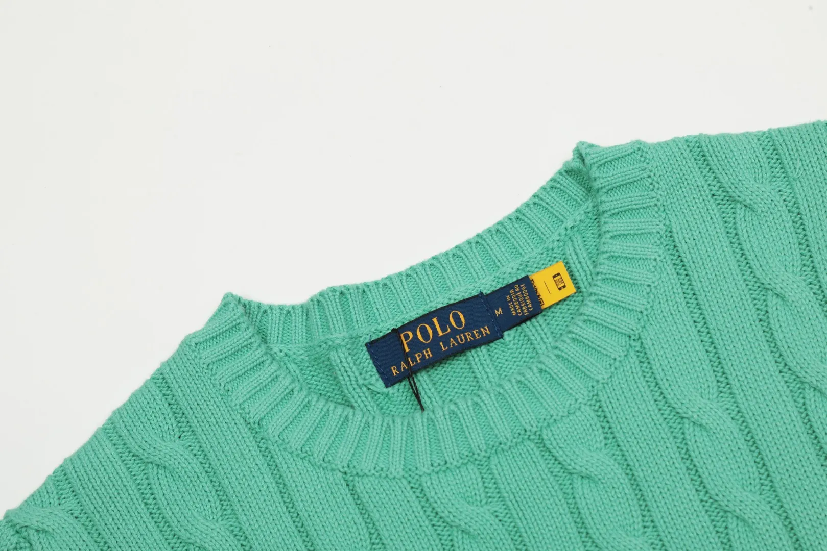 🅿️160 "Top quality" Style number: DS002# (not off the shelves all year round) [Ralph Lauren round neck solid color pony embroidered logo knitted short sleeves] ✅Ralph Lauren classic basic versatile knitted short sleeves for all seasons ✅Main supplier platform live broadcast Wholesale entities Replenish when out of stock Not off the shelves ✅ZP quality 1:1 version Scan the code to enter the GF website Counter quality ✅Detailed quality is the only one in Guangzhou Imported quality cotton yarn, focusing on high-end, cost-effective, good quality needless to say ✅The version is restored to the original order, the maximum size can be worn up to 160 pounds, loose, comfortable and stress-free ✅The upper body is simple and easy to match, a must-have for goddess ootd, good-looking clothes are never picky, a must-have in the goddess’ wardrobe Size: S-XL Color: Black White Gray Light Blue Light Pink Colorful Blue Khaki Bright Yellow Fruit Green Milk Apricot Wood Green Taro Purple Chinese Red Anchor Red Navy Red Label Navy Blue White Label
